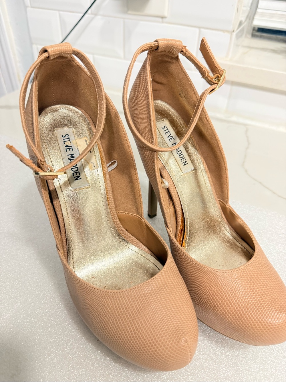 Y2K Steve Madden Tan Ankle-Strap Pumps
